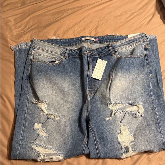 Distressed Blue Jeans with Frayed Hem - Picture 5 of 5